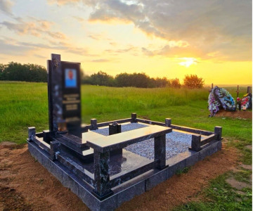 Примеры установки памятников на кладбищах